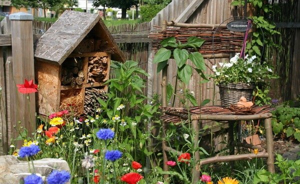 Gartendeko-Trends der neuen Saison 2026
